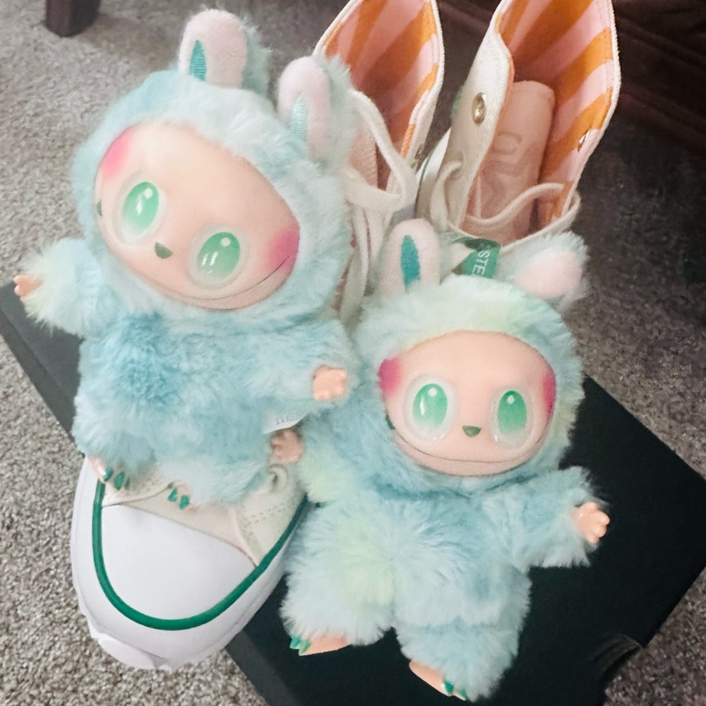 Stylish Cream Converse Shoes